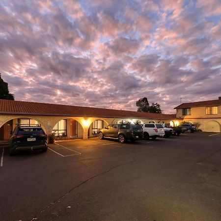 Forest Lodge Motor Inn & Restaurant Даббо Экстерьер фото